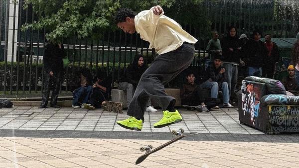 Skate-skating magazine.|Sun Day at the Sun VASDAM